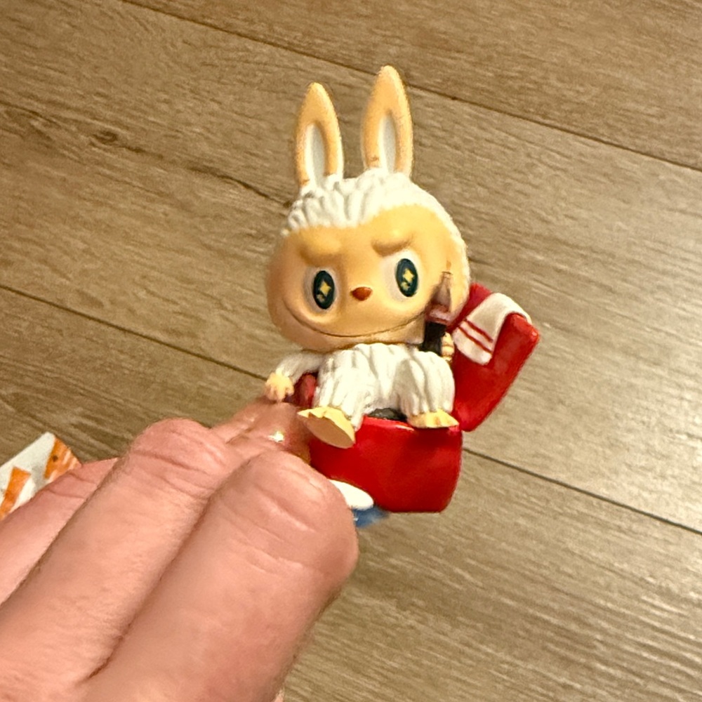 Coca-Cola Labubu Figure - Picture 6 of 6